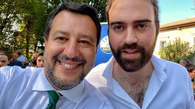 Il segretario comunale della Lega, Luca Cardi con Matteo Salvini