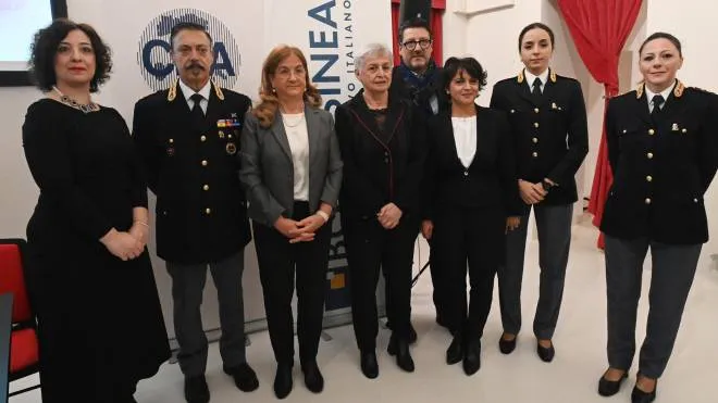 Il questore Isabella Fusiello (al centro) con i relatori dell’iniziativa
