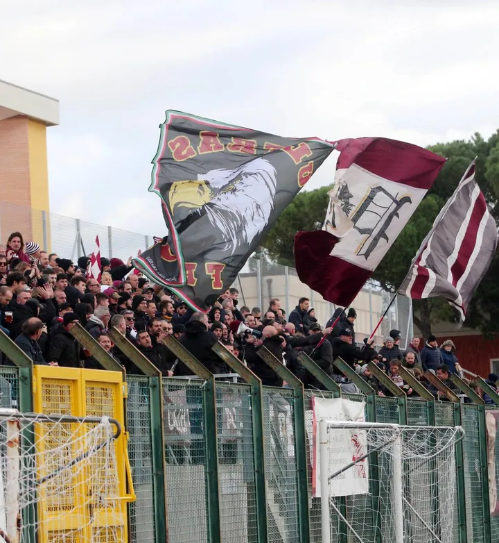I tifosi granata domenica a Senigallia: per domani striscioni in città e appelli a sostenere la squadra nel derby con la Samb