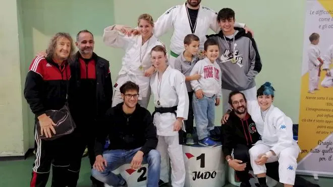 Il gruppo cesenate che ha partecipato al trofeo Okada a Porto Potenza Picena