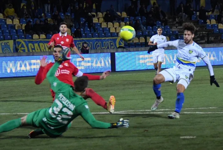 L’Ancona è stata punita con due gol da parte della Carrarese