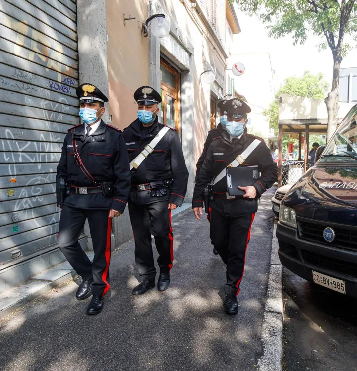 I carabinieri in servizio in Bolognina