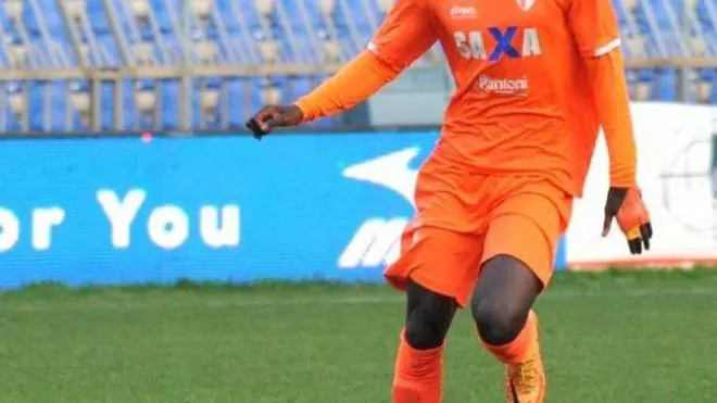 Ameth Fall ormai in uscita dal Porto d’Ascoli. Il 31enne attaccante senegalese aspetta un’offerta del Fano