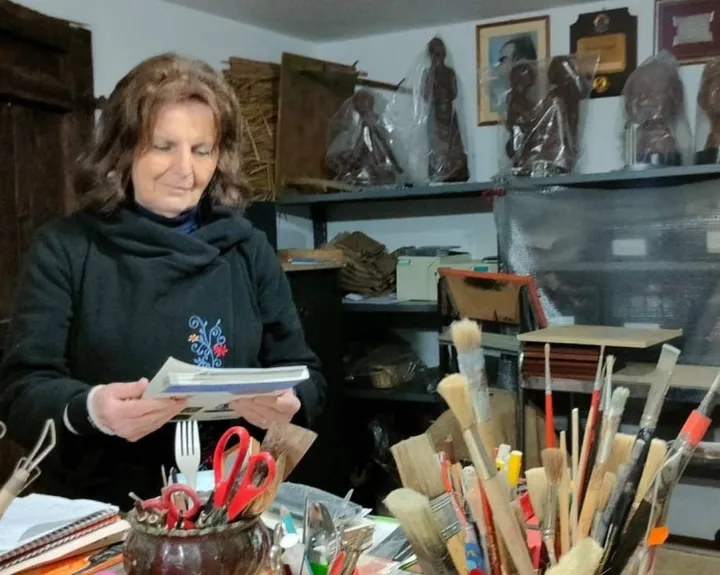 L’artista ferrarese Mirella Guidetti Giacomelli ha raccontato ieri alla biblioteca Ariostea