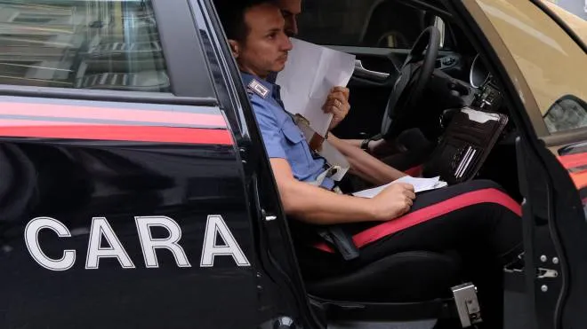 I carabinieri hanno identificato e denunciato l’operatrice socio-sanitaria responsabile dei furti