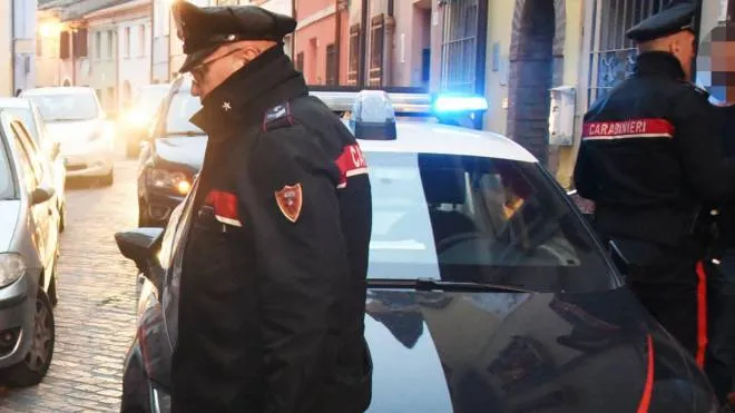 I carabinieri intervenuti nel Borgo San Giuliano (Foto Migliorini)