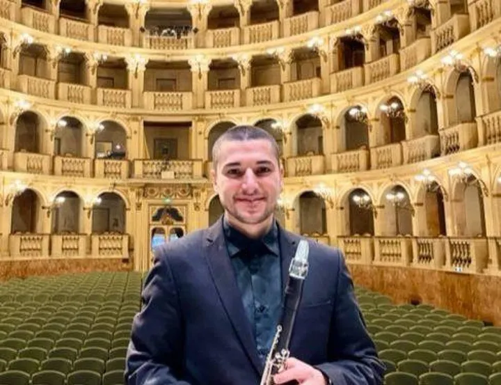 Il clarinettista Simone Nicoletta è il primo clarinetto dell’Orchestra del Teatro Comunale di Bologna dal 2015