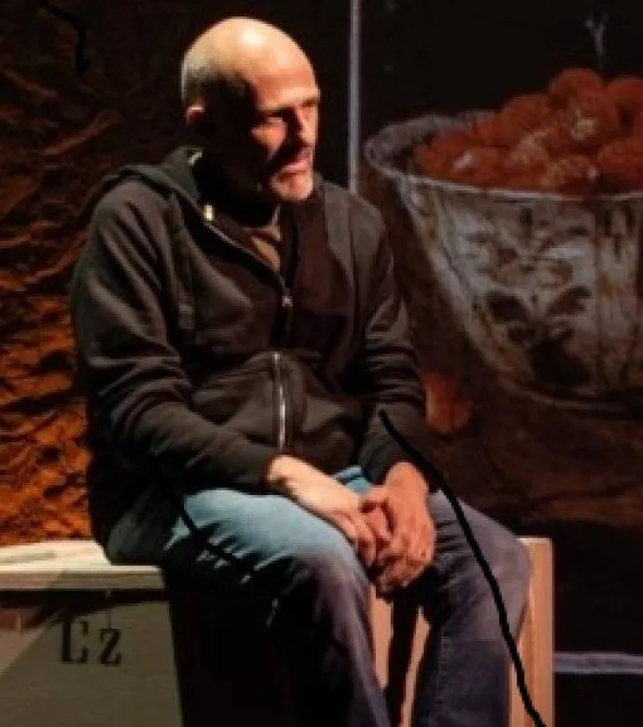Paolo Triestino in ’Guanti Bianchi’