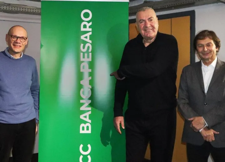 Coach Repesa fra il direttore Paolo Benedetti e il presidente Massimo Tonucci