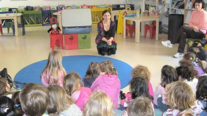 La biblioteca di Cesenatico ha uno spazio apposito dedicato agli incontri per i bambini più piccoli