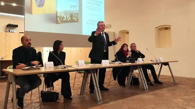 Da sinistra, Pierini, Foschi, Londei, Vastano e Giovanetti alla presentazione