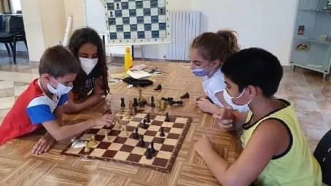 Il gioco degli scacchi allo spazio Cesuola