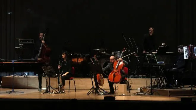 Un precedente concerto in favore dell'ANT al Teatro Manzoni  con Piovani