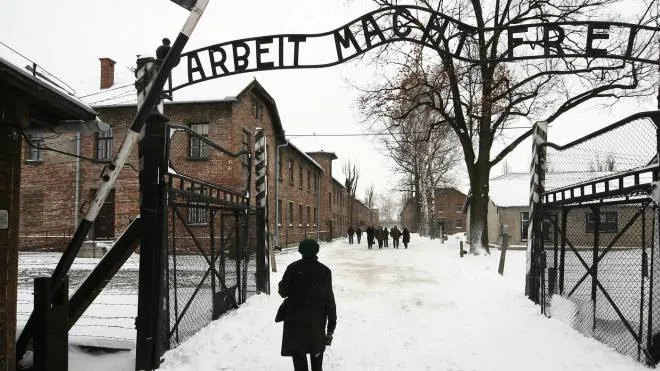 L’ingresso al campo di concentramento di Auschwitz