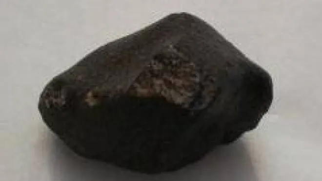Un frammento di meteorite in un’immagine diffusa dalla rete Prisma