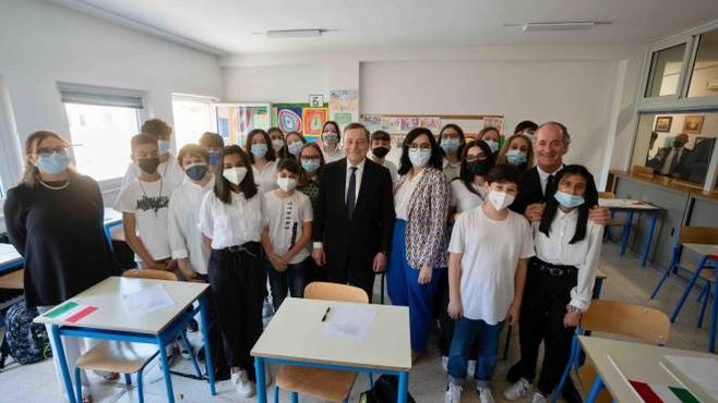 Il premier Draghi e il governatore Zaia alla scuola Alighieri