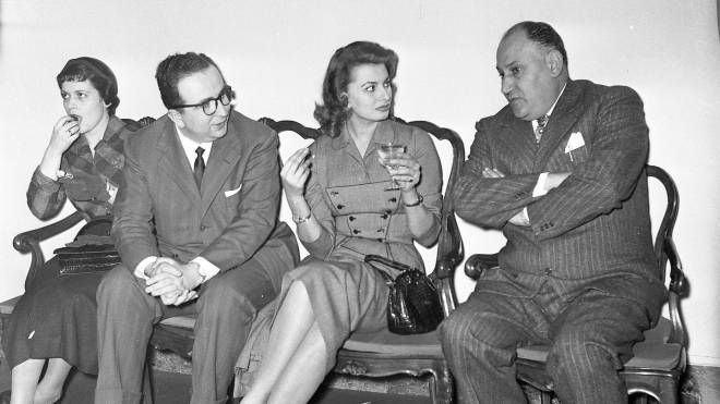 Sophia Loren, Giovanni Spadolini e Franca Valeri: era il  1955 (Breviglieri)