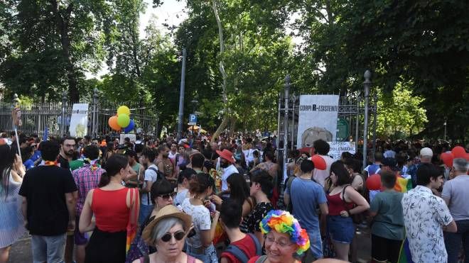 Il gay pride a Bologna (Schicchi)
