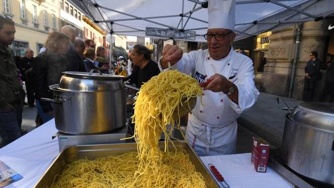 Spaghetti bolognesi for charity (foto Schicchi)