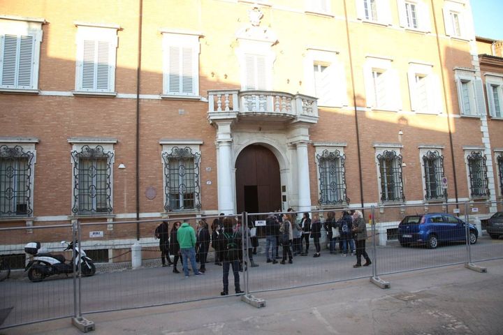 L'elegante e sobria facciata di Palazzo Romagnoli, originariamente Palazzo Maraldi (Foto Ravaglia)