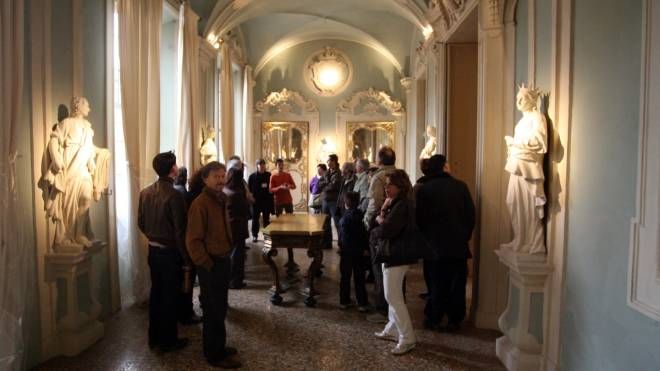 Le sale di Palazzo Romagnoli oggi proprietà delle famiglie Trevisani e Porcelli (Foto Ravaglia)
