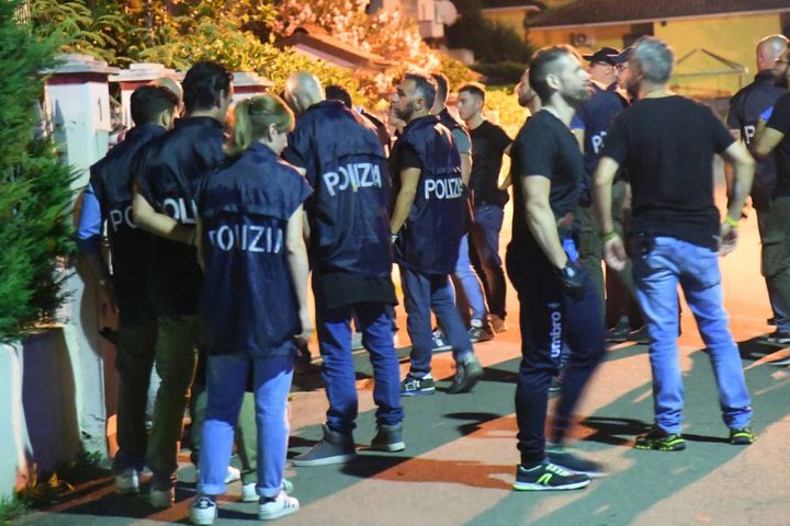 Blitz della polizia a Brescello (foto Schicchi)