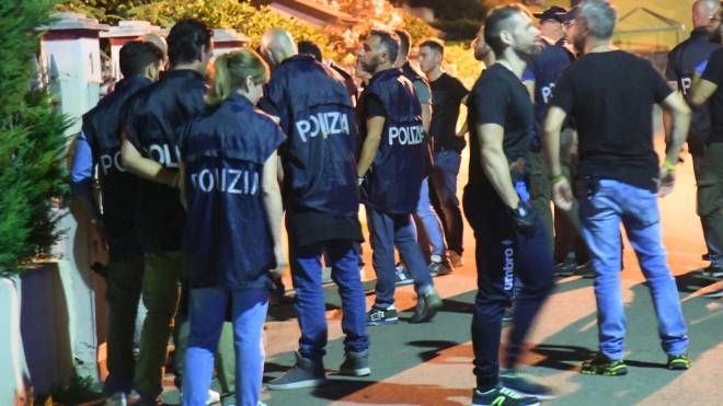 Blitz della polizia a Brescello (foto Schicchi)