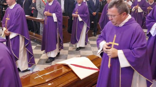 un momento della celebrazione funebre del cardinale achille silvestrini