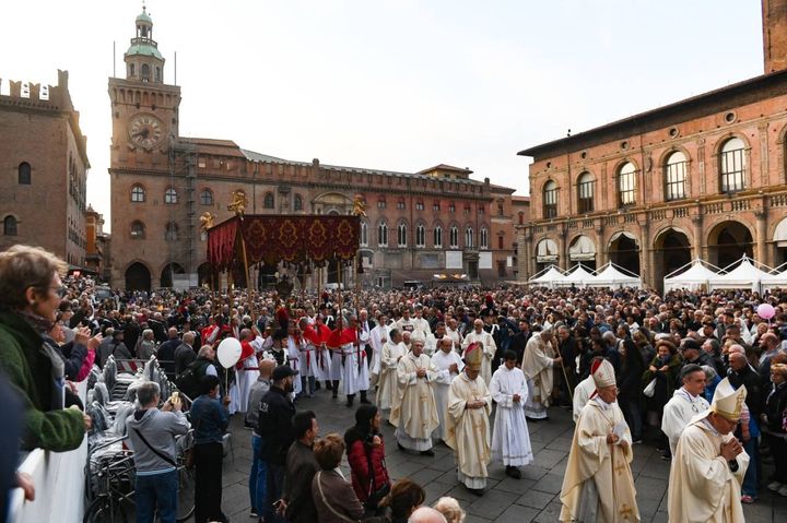La processione (FotoSchicchi)