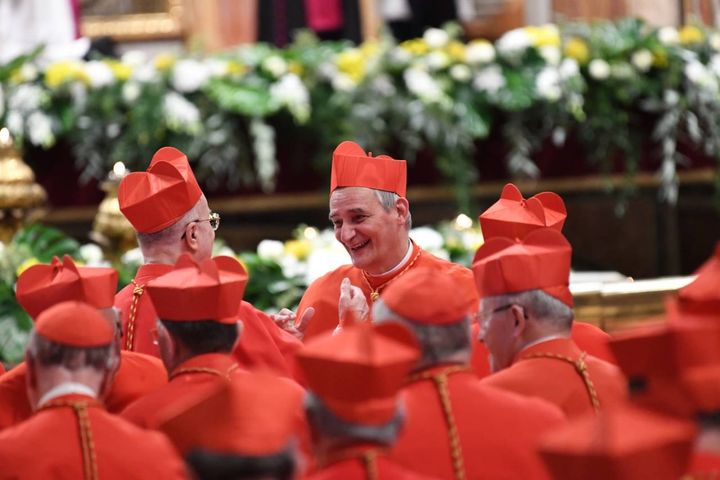 Zuppi con gli altri cardinali (FotoSchicchi)
