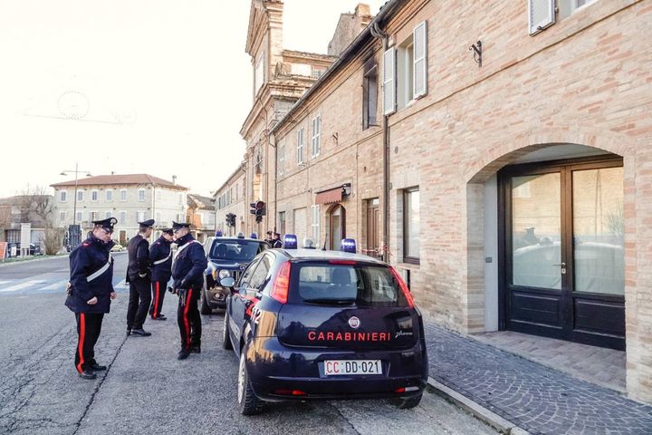I carabinieri sul luogo del tragico incidente (Foto Zeppilli)