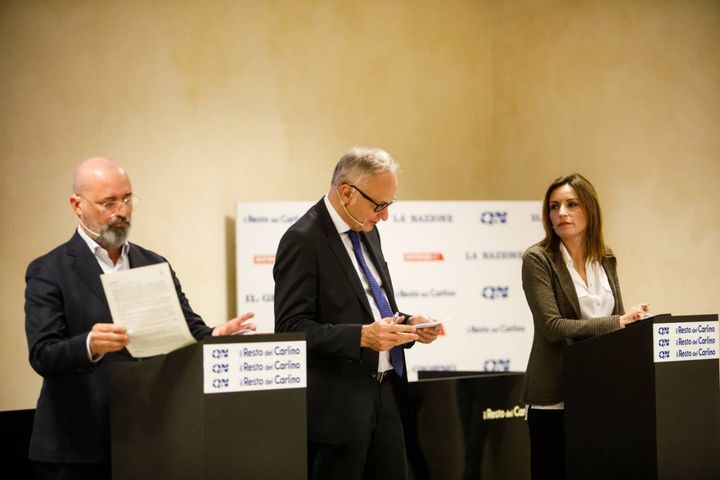 Il candidato del centrosinistra, Stefano Bonaccini, il direttore Michele Brambilla e la candidata del centrodestra Lucia Borgonzoni (foto Schicchi)
