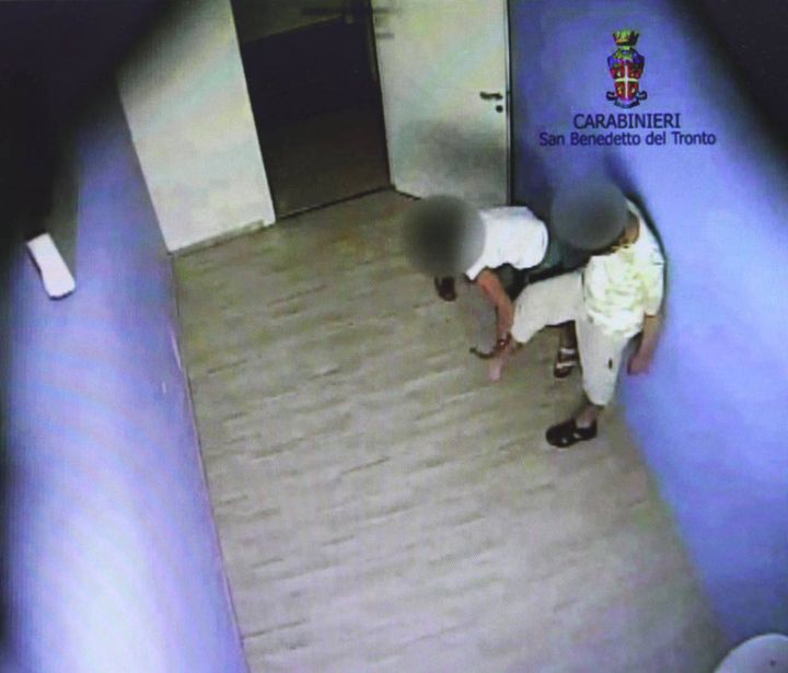 Un frame del video ripreso dalle telecamere dei carabinieri 