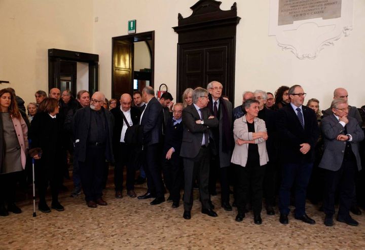 L'addio a Fabrizio Matteucci, folla in lacrime (Foto Corelli)