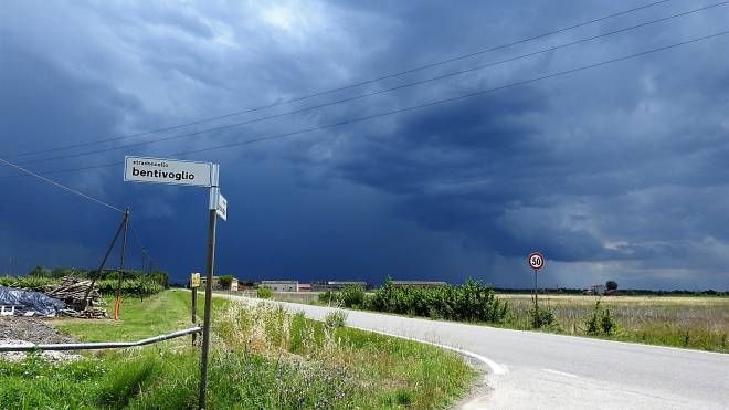 Nubi minacciose in Bassa Romagna, zona Alfonsine-Voltana (Scardovi)