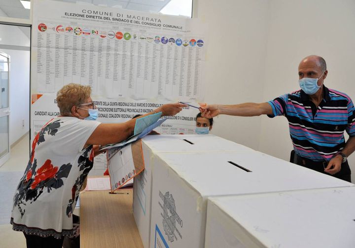 Il voto a Macerata (foto Calavita)