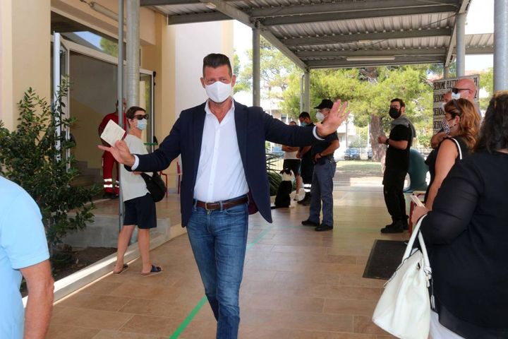 Maurizio Mangialardi ha votato nel seggio 23 della scuola Puccini a Senigallia (foto Effimera)