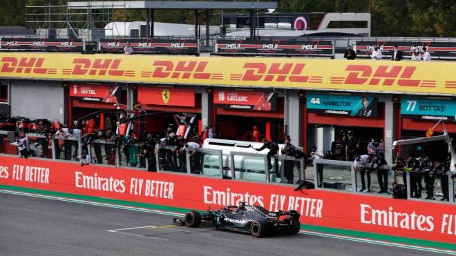 La Mercedes campione del mondo costruttori per la settima volta consecutiva