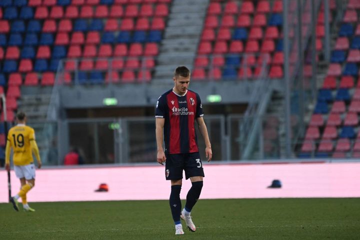Decisiva l'espulsione di Svanberg per i rossoblù: 2-2 al Dall'Ara tra Bologna e Udinese (foto Schicchi)