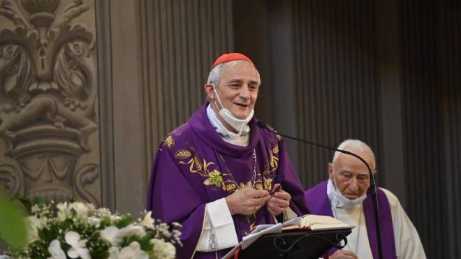 Il cardinale di Bologna Zuppi celebra la messa in ricordo delle vittime (Fotoschicchi)