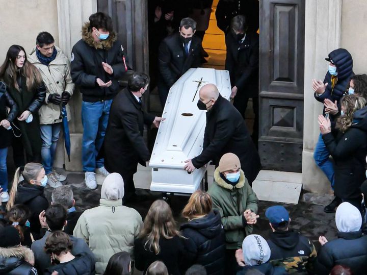 Il funerale nella chiesa di San Pio V a Cattolica