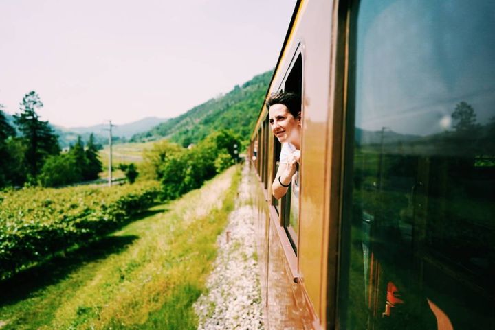 Il treno attraversa borghi di fascino (Foto Andrea Menichelli)