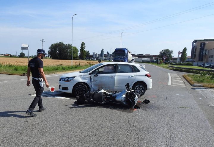 Incidente a Lugo, il motociclista è stato trasportato al 'Bufalini' (Scardovi)