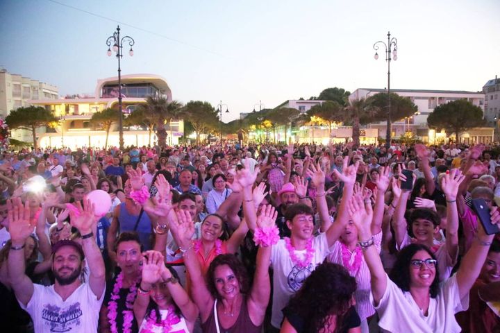 Migliaia di persone accorse in Romagna (foto Ravaglia)