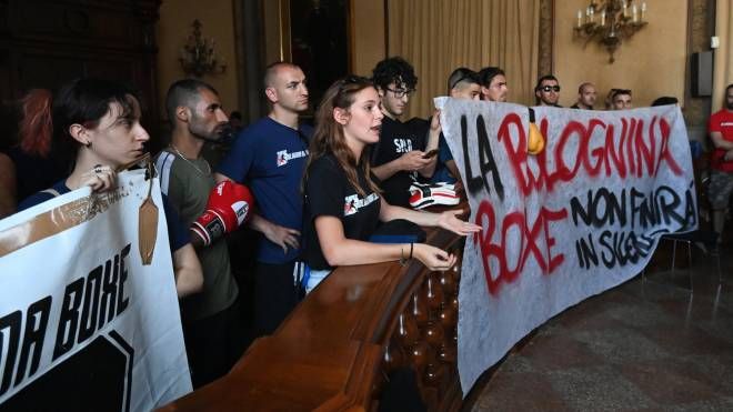 La protesta della Bolognina Boxe in comune
(foto Schicchi)