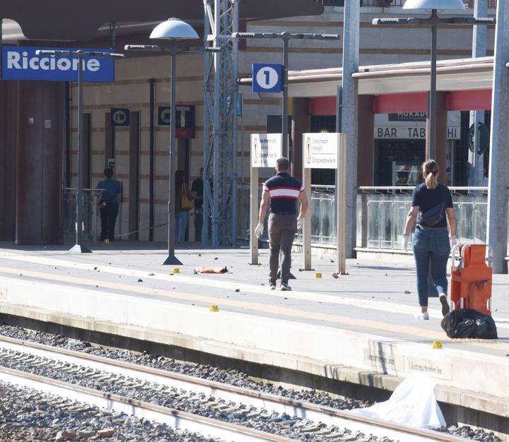 Ragazze travolte dal treno a Riccione: le indagini sui binari (Migliorini)