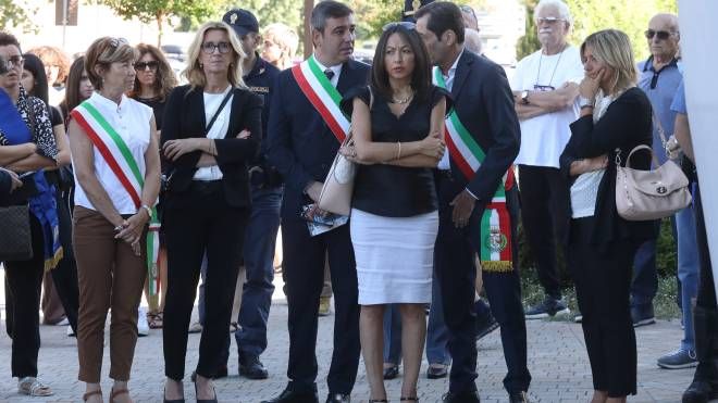 I rappresentati delle istituzioni ai funerali di Alessia e Giulia (Schicchi)