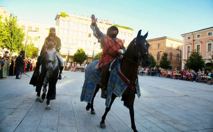 La sfilata che precede il Palio di Cesena edizione 2022 (foto Ravaglia)
