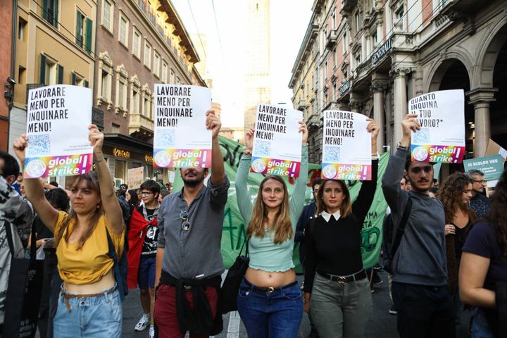 La manifestazione in oltre 70 città italiane (foto Schicchi)