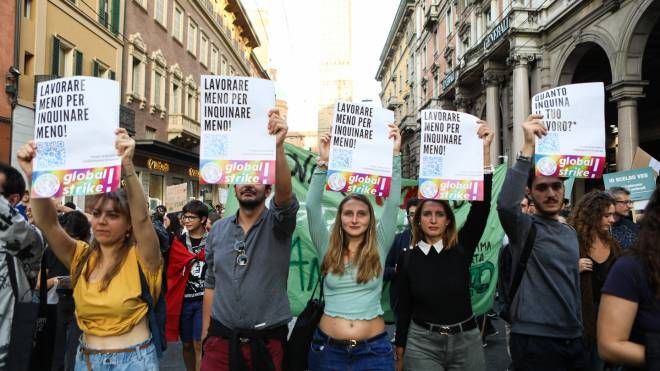 La manifestazione in oltre 70 città italiane (foto Schicchi)